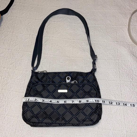 Baggallini travel purse